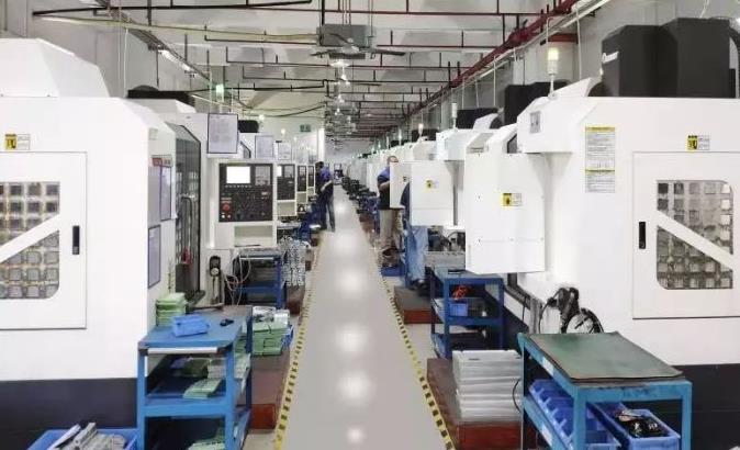 Typische hohl bearbeitete Metallteile