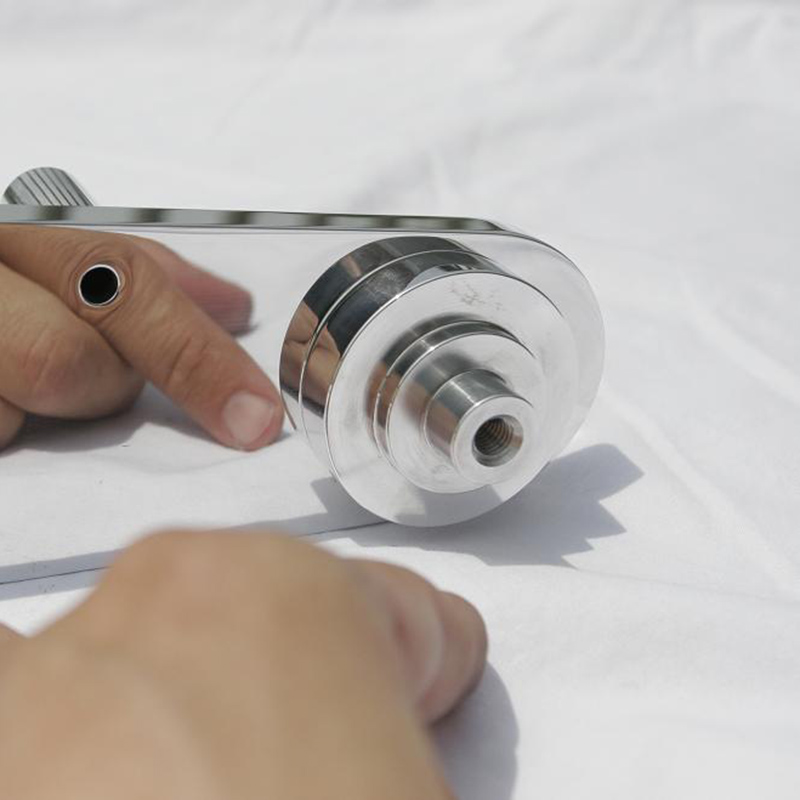 Was sind die gängigen Methoden zum Polieren von Metallspiegeln?
